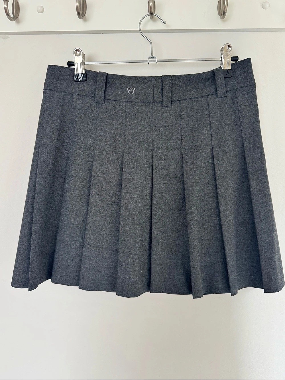 Sunday Best Grey Pleated Mini Skirt – Size 6